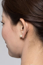Rich White Lightweight Balsa Pearl 2-Way Earrings
