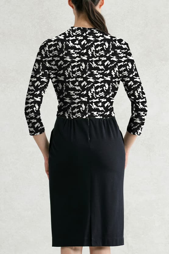 Smart Stretch: Black Find Cats Shell Dress