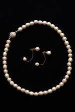 Rich White Lightweight Balsa Pearl 2-Way Earrings
