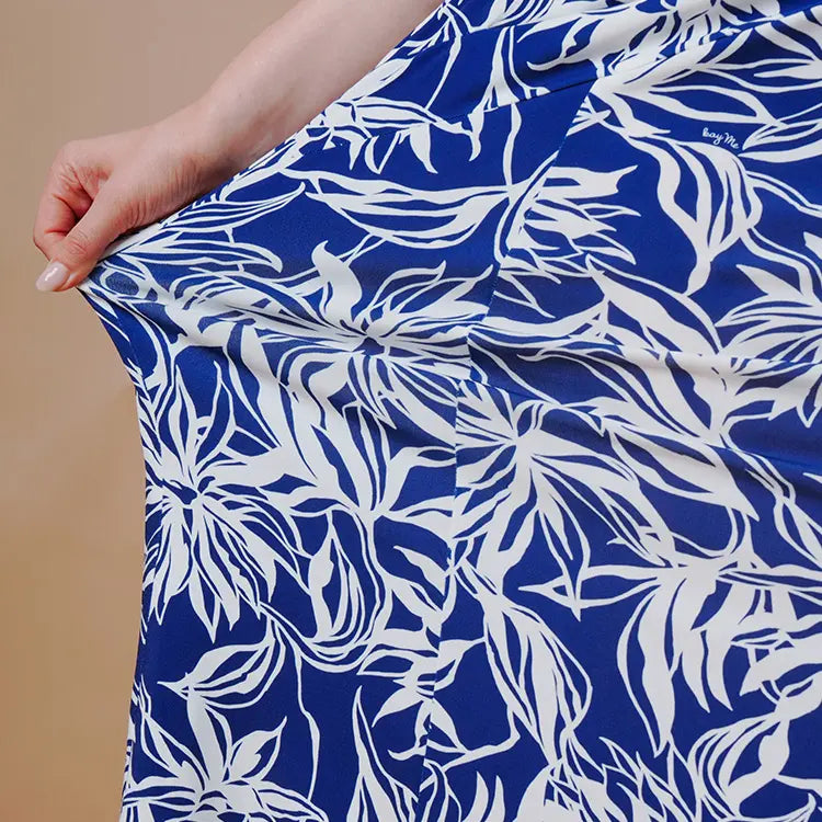 Stretch jersey that balances ease of movement and elegance.