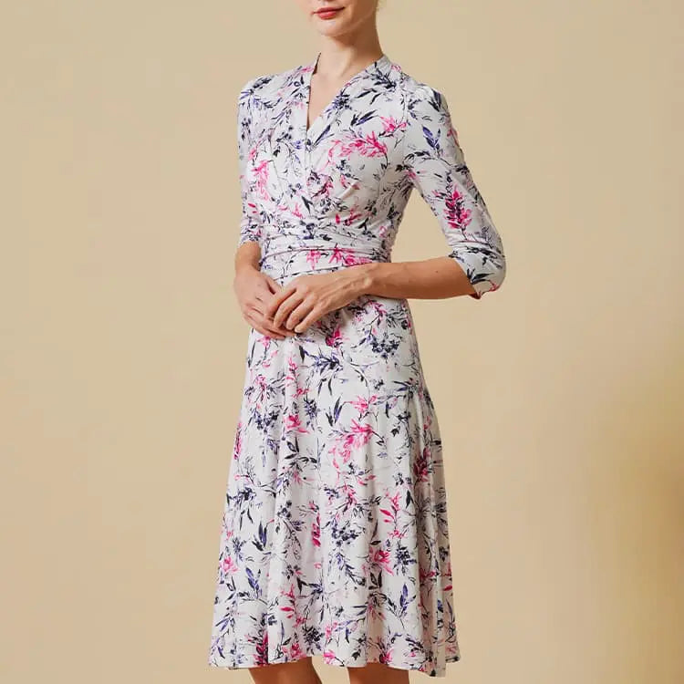 A gorgeous item that will add a touch of elegance to your dinner party or outing.