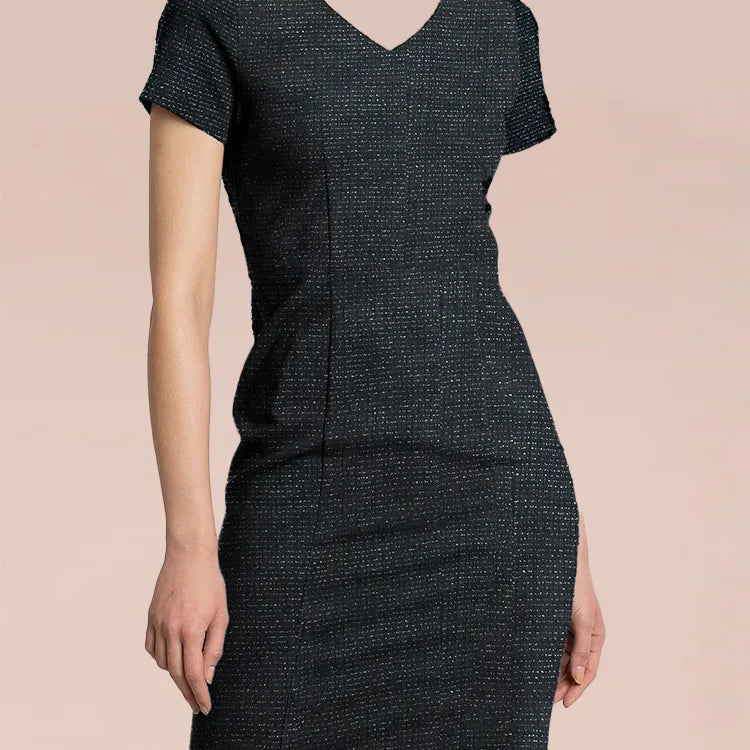 I-line silhouette with prominent vertical lines