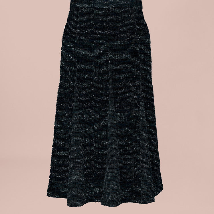 A semi-mermaid dress that boasts a slimming effect