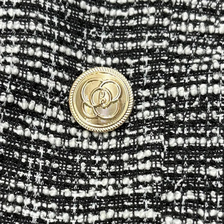 No-collar design for a clean, elegant look around the neck