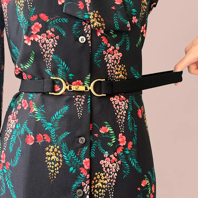 The belt stretches for a comfortable fit