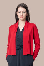 Short cardigan made in Niigata, a cozy knit in a neutral shade.