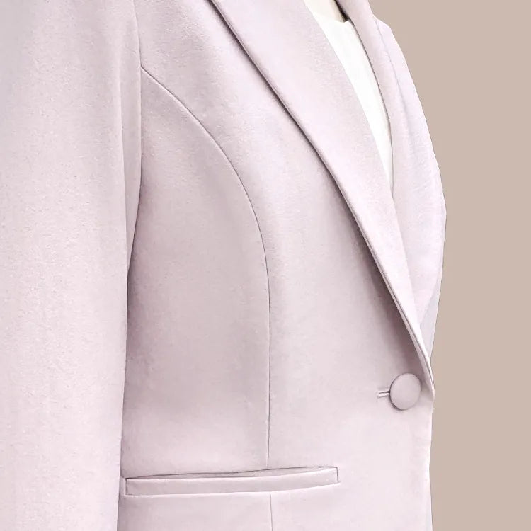 Balancing face-slimming effect with sophisticated elegance