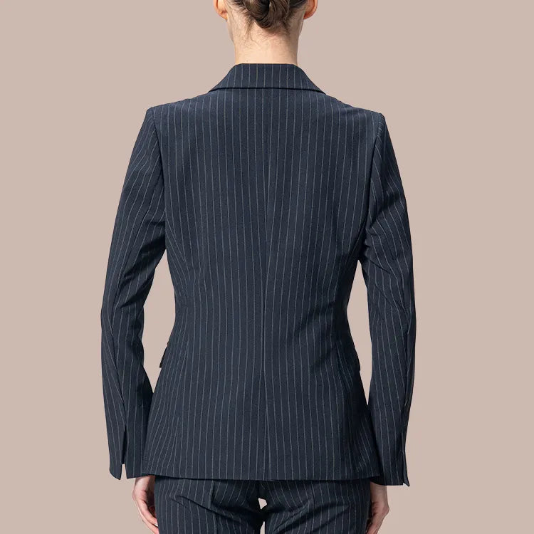 Long-length tailored clothing that supports your responsible position