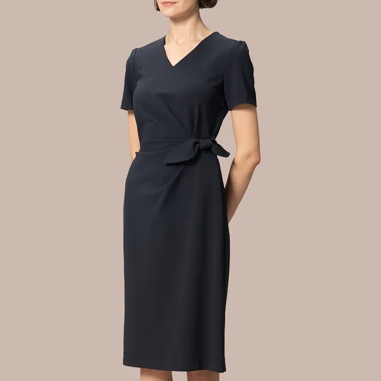 Three-dimensional drape covers the body shape
