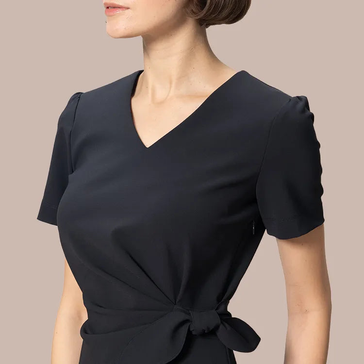 A stylish V-neck that flatters the face
