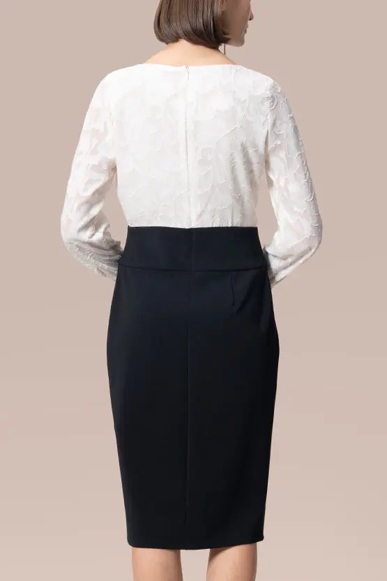 Cut Jacquard x Space Material: White X Black Decollete Tuck Dress