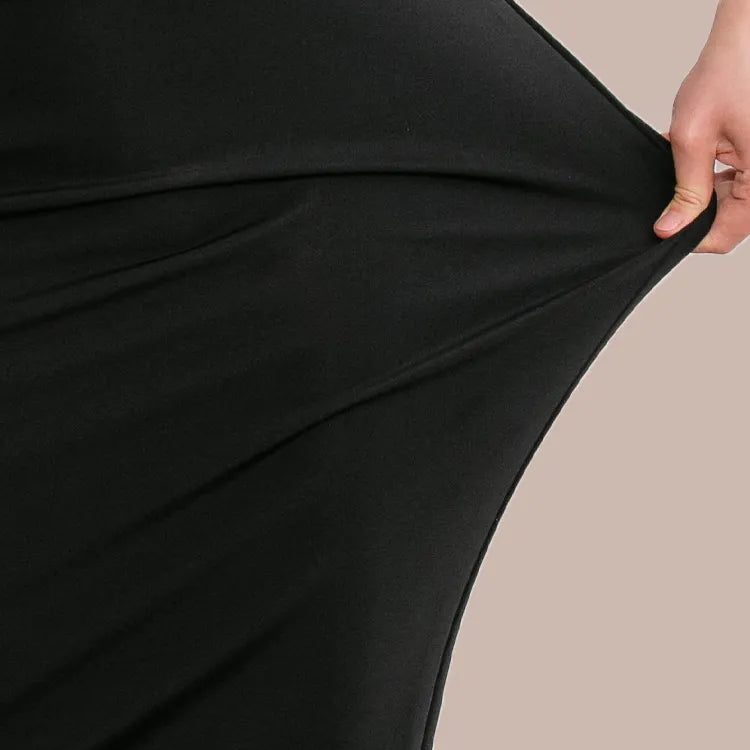 Year-round comfort. Temperature-regulating stretch fabric