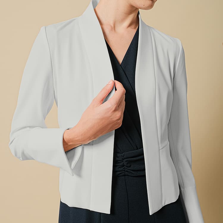 A three-dimensional silhouette for a stylish look