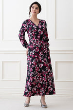 Long Length: Pink Graphical Flower Cache-Coeur Long