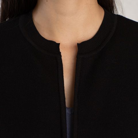 Neckline