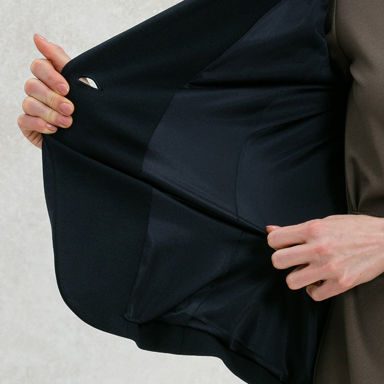 Stretch lining and stitching