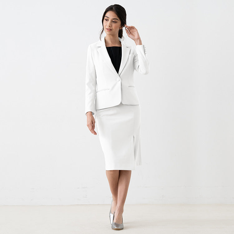 A white suit exudes sincerity and femininity
