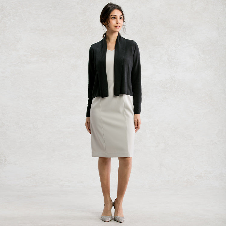 ミニマルなワンピースにプラスして