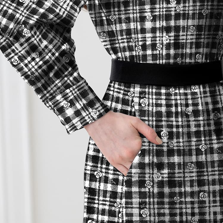 Minimalist seam pockets