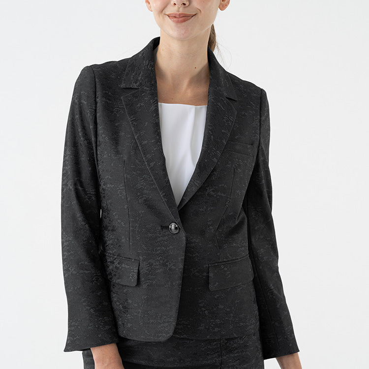 LUXURIOUS STATEMENT PIECE