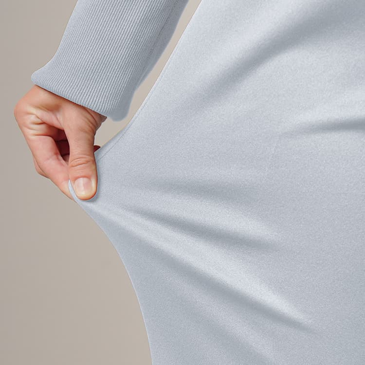 Comfortable clothing that keeps you from getting tired. Highly functional material that fits flexibly.