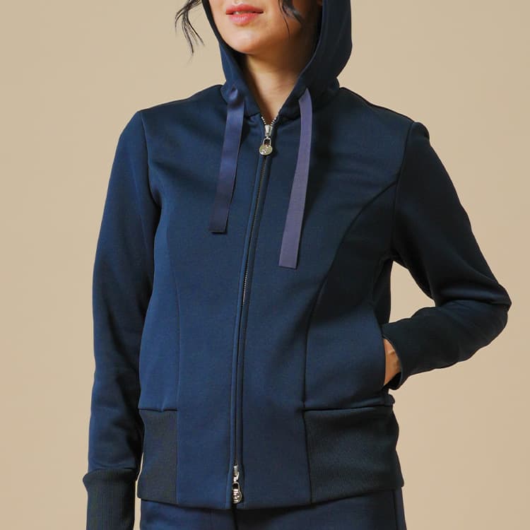 Functional double-knit fabric adapting to in-flight temperature changes