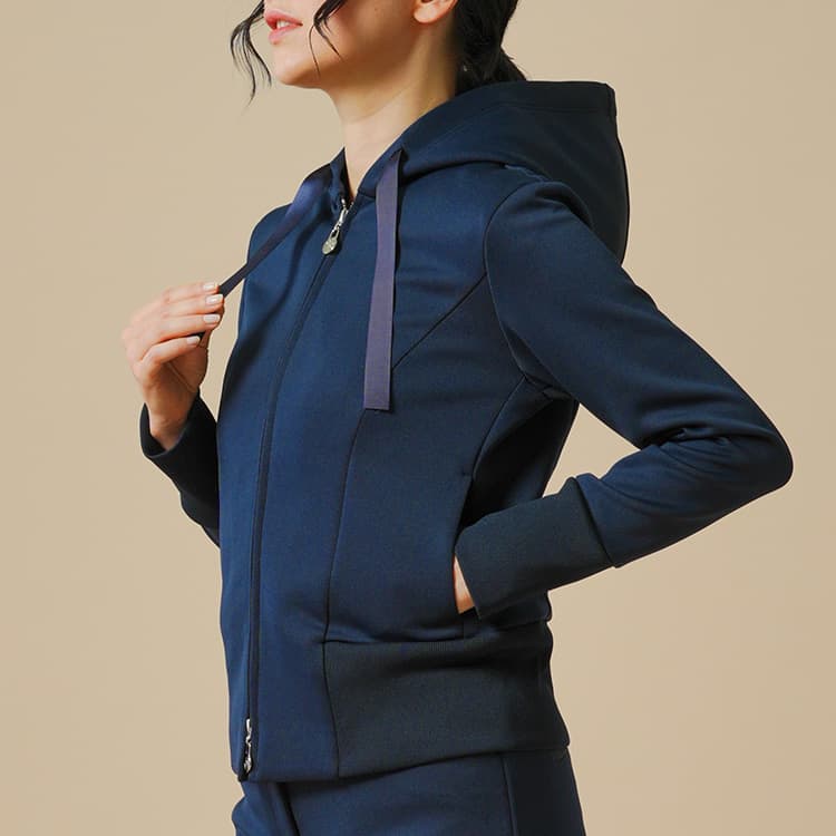 Broad ribbing magic for a cinched waist