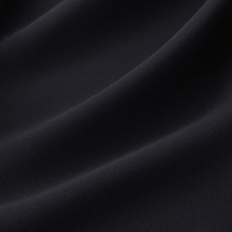 Supported by Japanese craftsmanship, achieving a refined and confident look.