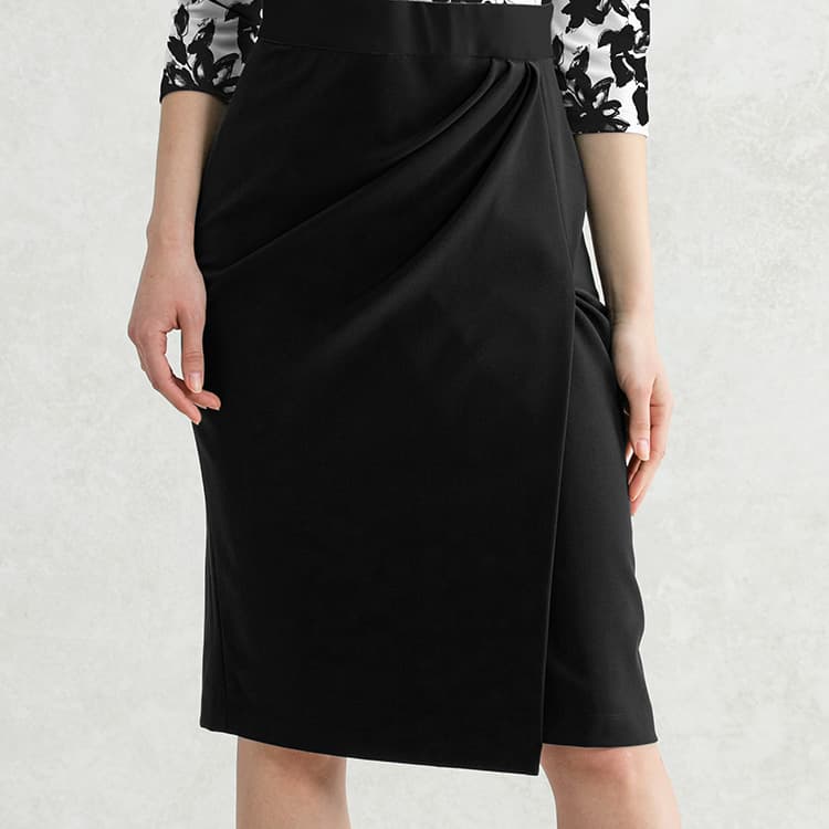 Wrap-style design that stays securely in place.