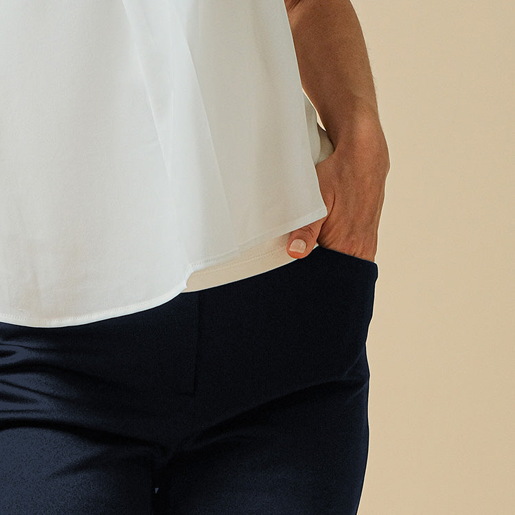 Large pocket that fits a smartphone