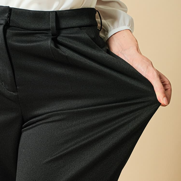 Wide silhouette that covers body shape