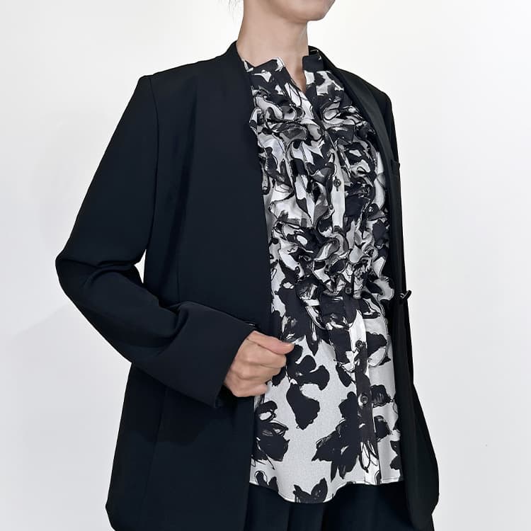 The perfect supporting piece for a suit style.