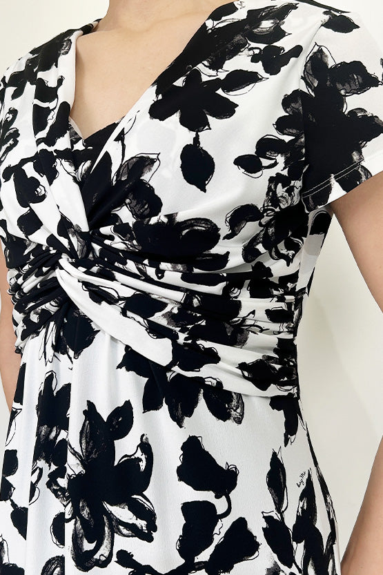 Stretch Jersey: Knee-Length Twisted Dress