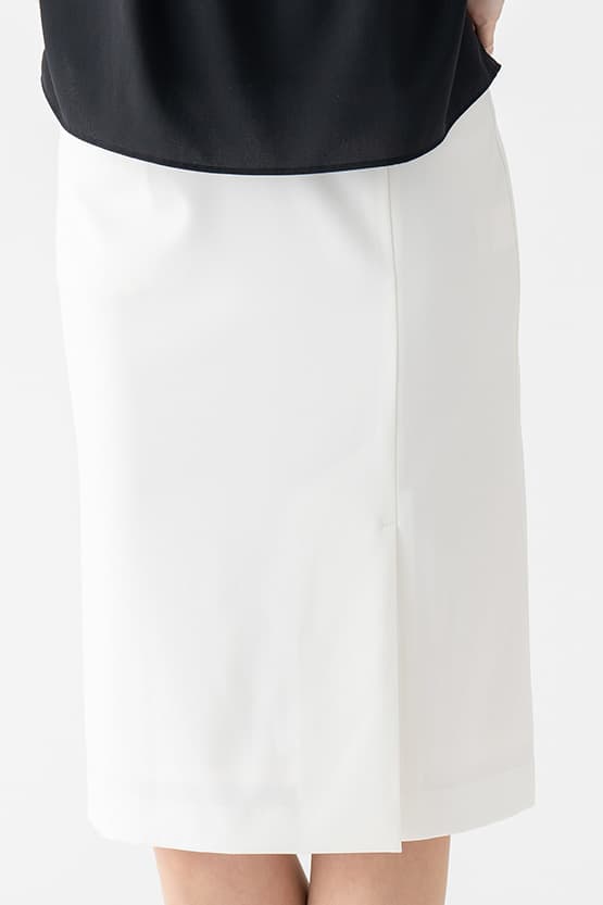 All-Season Material: Smart Stretch Front Vent Skirt