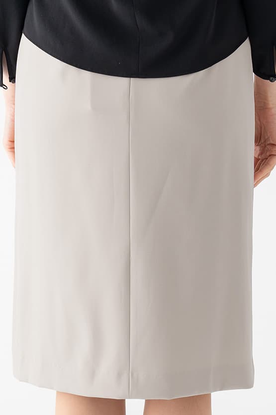 All-Season Material: Smart Stretch Front Vent Skirt