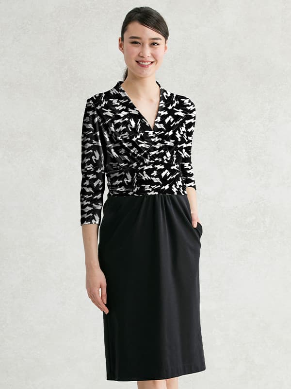 Smart Stretch: Black Find Cats Shell Dress