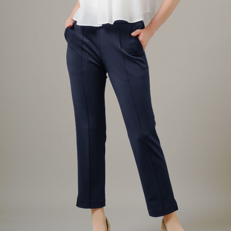 A center line that doesn't collapse, making your legs look beautiful and improving your style