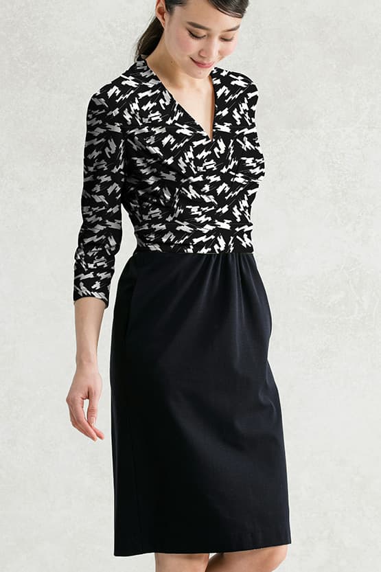 Smart Stretch: Black Find Cats Shell Dress
