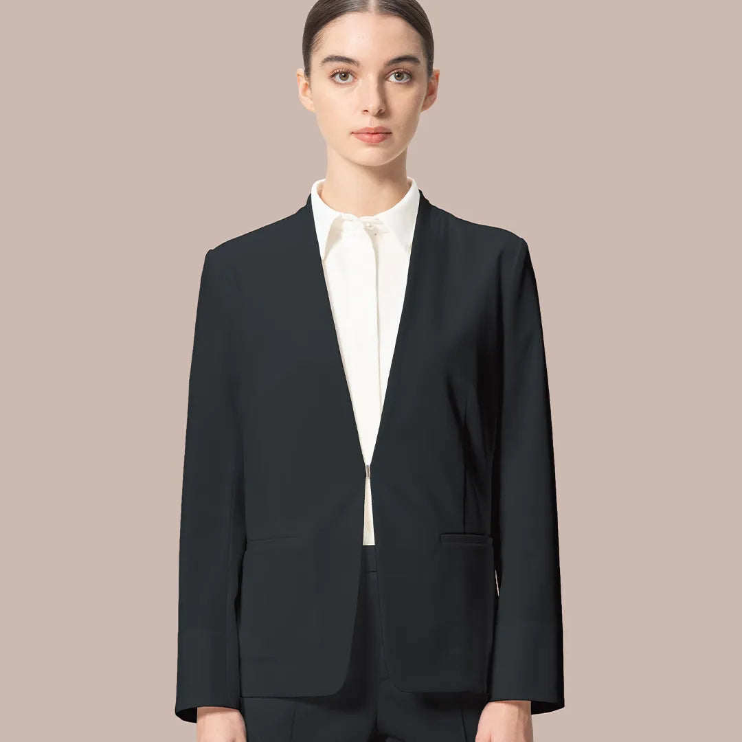 A clean silhouette that looks neat just by putting it on