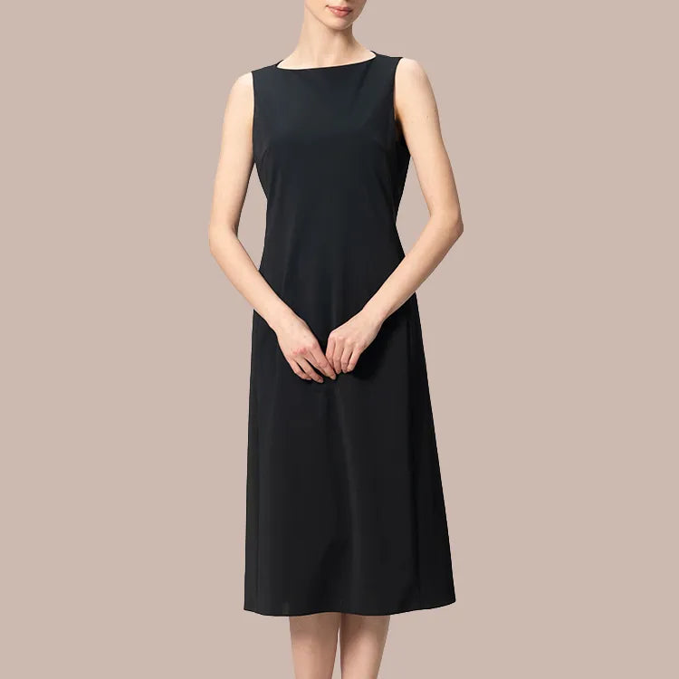 A trapezoid silhouette that flatters any body type