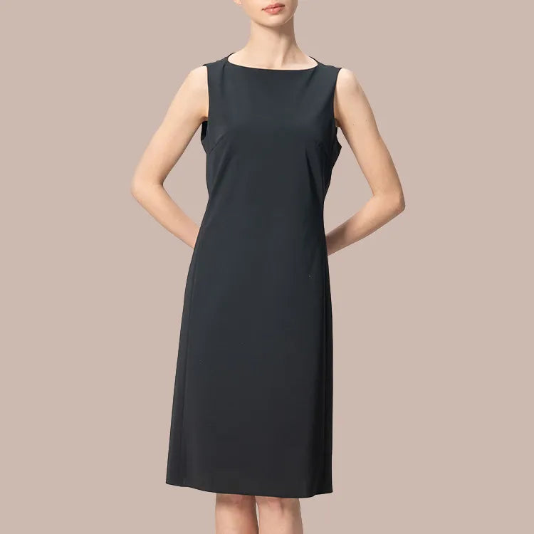 A trapezoid silhouette that flatters any body type