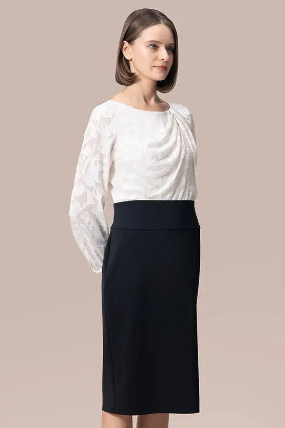 Cut Jacquard x Space Material: White X Black Decollete Tuck Dress