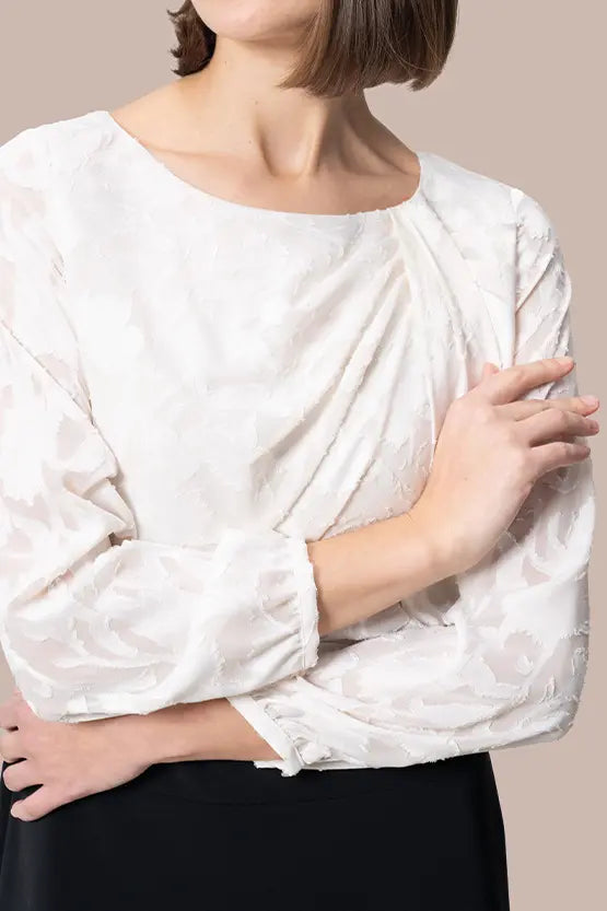 Cut Jacquard x Space Material: White X Black Decollete Tuck Dress