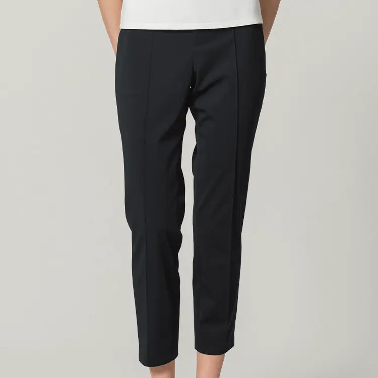 Tapered pants with a clean look