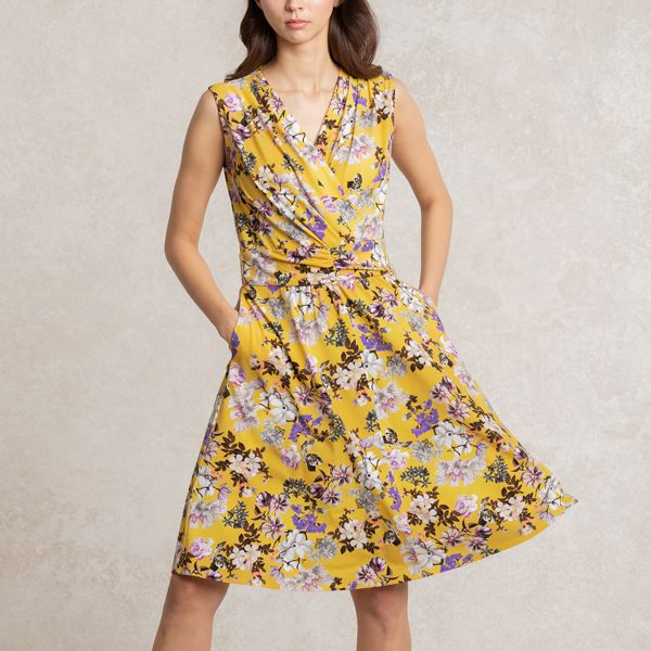 Eye-catching fit and flare