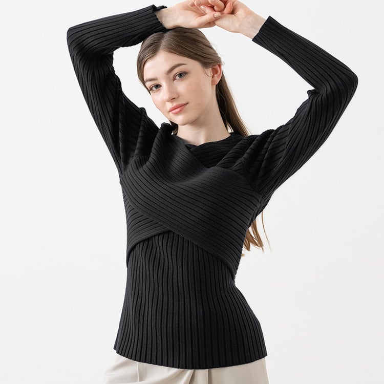 Cross lines flatter your bust and cover your stomach area