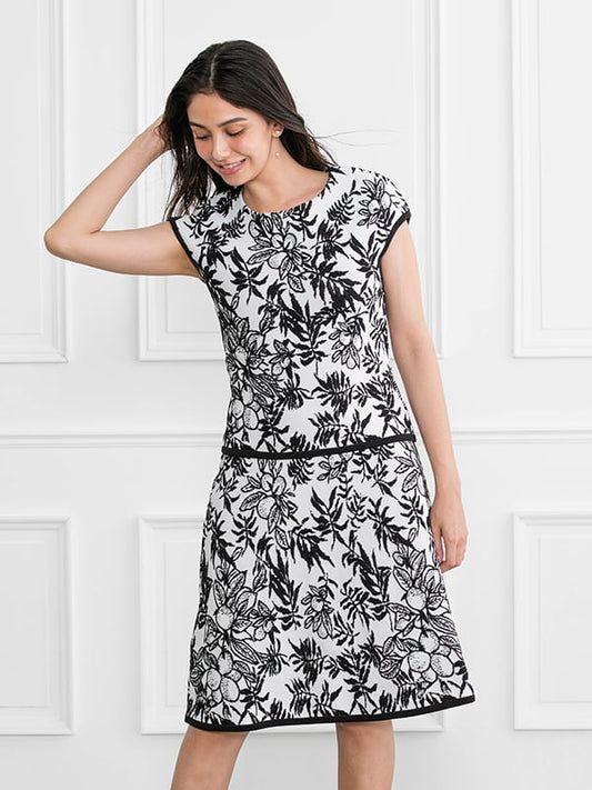 White knit top with a playful lemon print, the Washable Knit: White Lemon Knit Top.